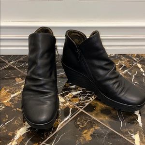 FLY LONDON Booties size 40.